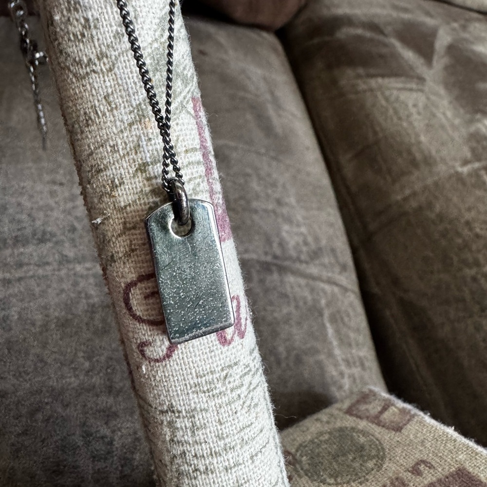 Dior Logo Plate Necklace - Picture 3 of 6